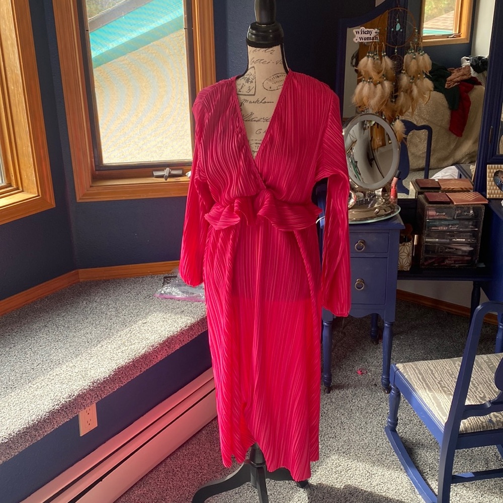 Boohoo Plus Pink Pleated Dress